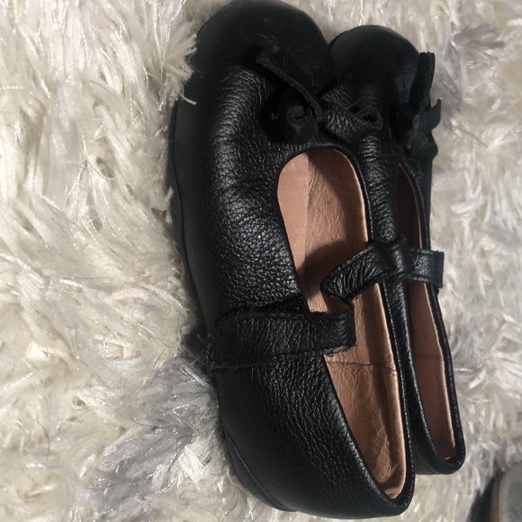 4 pairs of girls shoes sz 9 - Picture 2 of 11